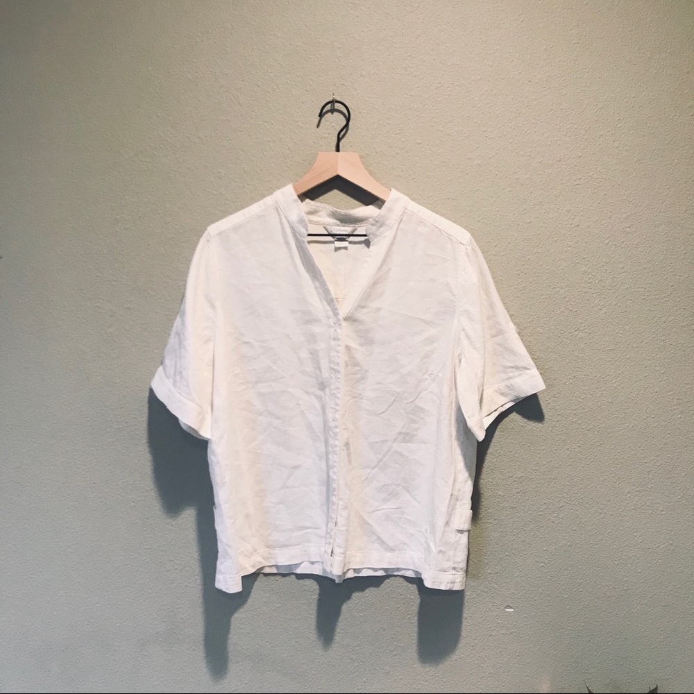 🎉 CJ Banks White Button Up